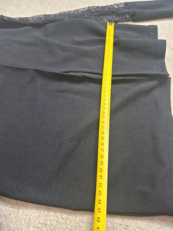 Emery Rose Vestido fino preto com mangas de renda M – photo 4